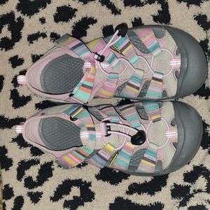 Keen sandals girls size 5